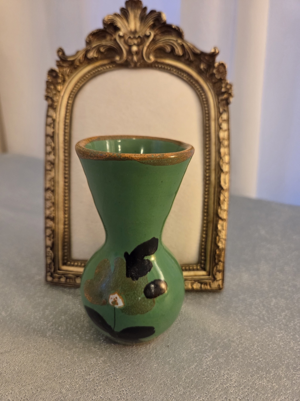 Hand Painted Beautifully Designed Pottery Sculpted Vase Artist Signged Italy Vtg